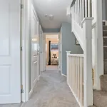 Spacious 4-bed Near Cribbs & 펜션 *