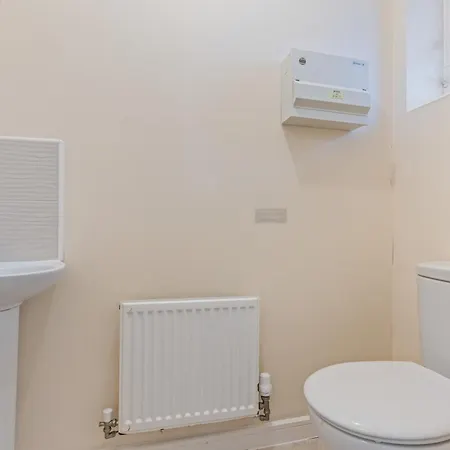 Σπίτι διακοπών Spacious 4Br Bristol Stay - Wifi & Free Parking *