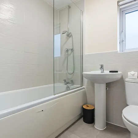 Spacious 4Br Bristol Stay - Wifi & Free Parking * Μπρίστολ
