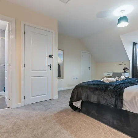Spacious 4Br Bristol Stay - Wifi & Free Parking