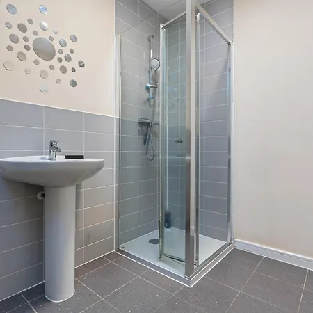 Spacious 4Br Bristol Stay - Wifi & Free Parking * Bristol