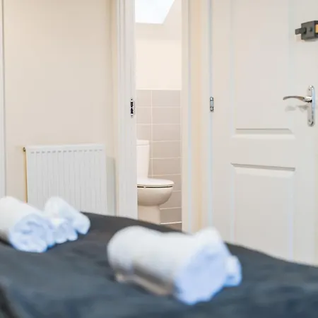 Σπίτι διακοπών Spacious 4Br Bristol Stay - Wifi & Free Parking
