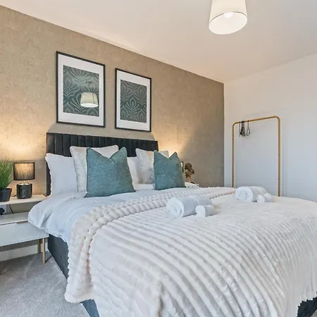 Holiday home Spacious 4br - Wifi & Free Parking Bristol