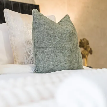 Prázdninový dům Spacious 4Br Bristol Stay - Wifi & Free Parking *
