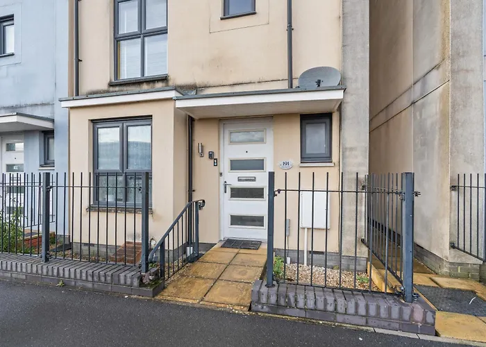 펜션 Spacious 4-bed Near Cribbs & 브리스틀