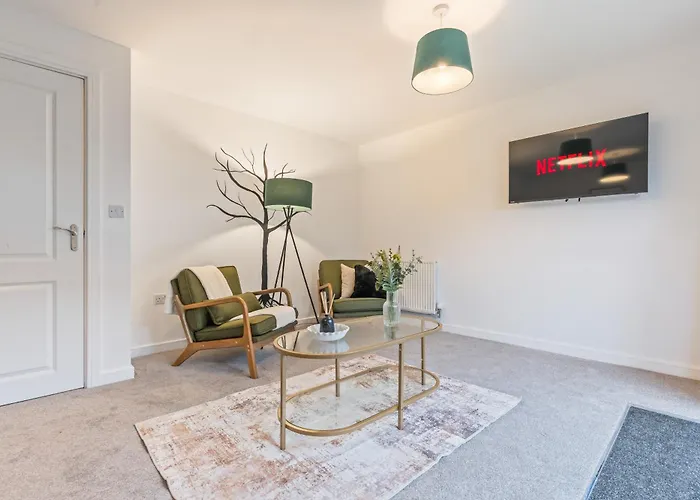 Spacious 4-bed Near Cribbs & בריסטול