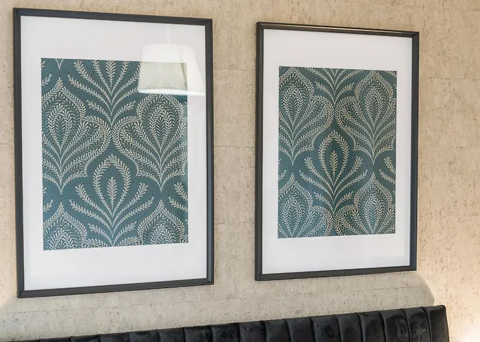 בית נופש Spacious 4-bed Near Cribbs & בריסטול