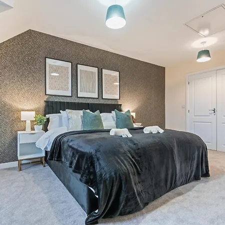 Spacious 4br - Wifi & Free Parking *