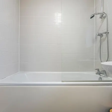 Tatil Evi Spacious 4-bed Near Cribbs &