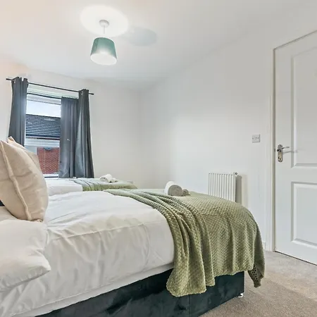 Tatil Evi Spacious 4br - Wifi & Free Parking Bristol
