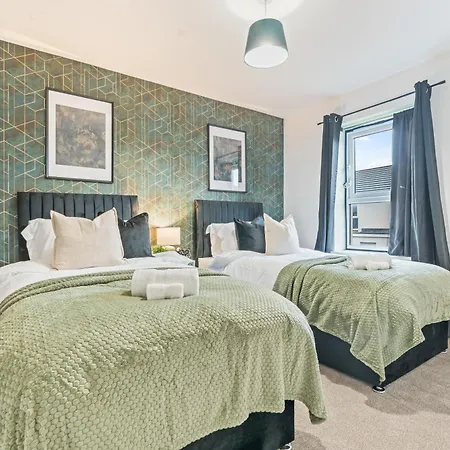 Spacious 4br - Wifi & Free Parking *